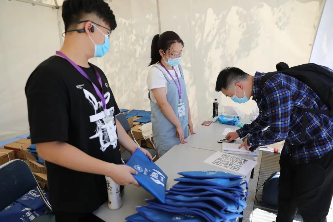 说明: https://news.buaa.edu.cn/__local/1/86/2B/5CB7C70DC734CCFB79B5A6C68AE_48C33AB7_14A22.jpg